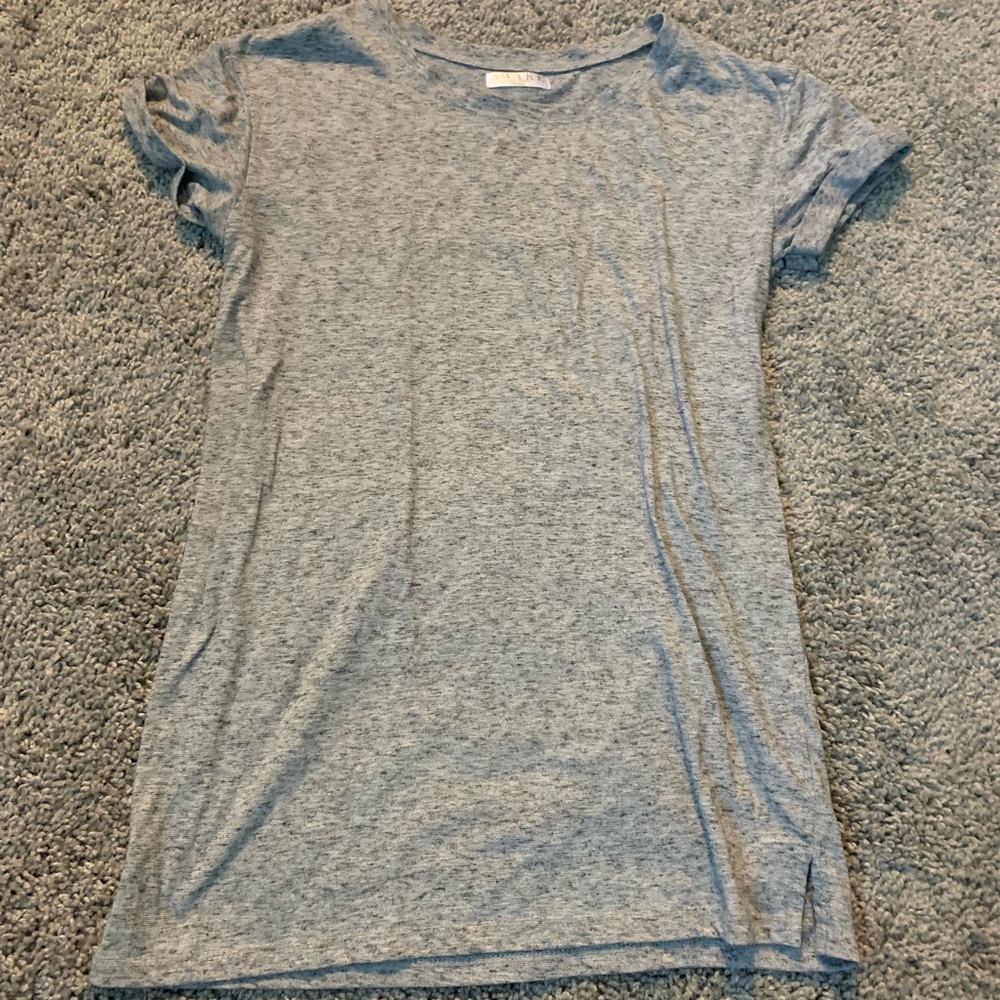 Gray tee
